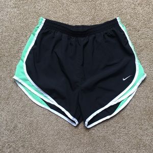 Nike athletic shorts with lining